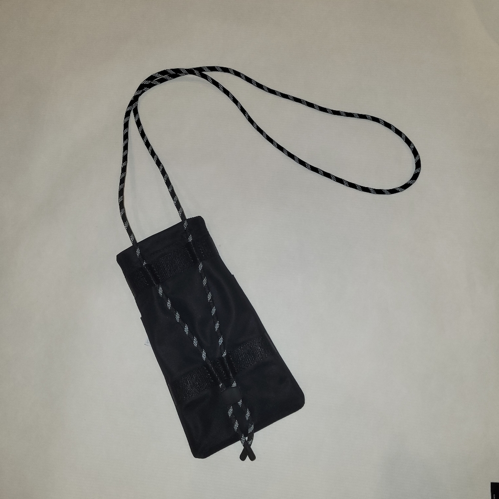 Lululemon Crossbody Pouch - Picture 4 of 7
